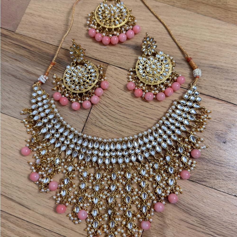 Elegant Gold and Pink Jewelry Set